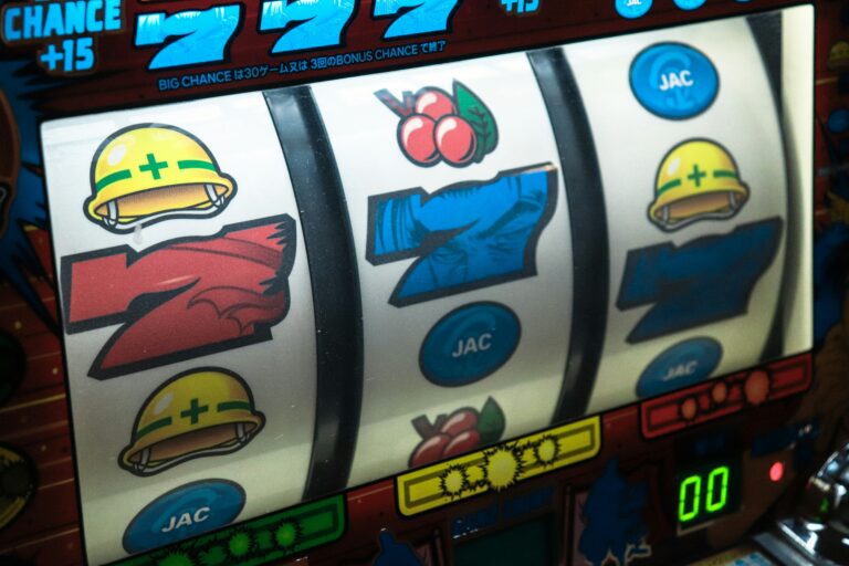 Exploring Popular Slot Game Themes and Features